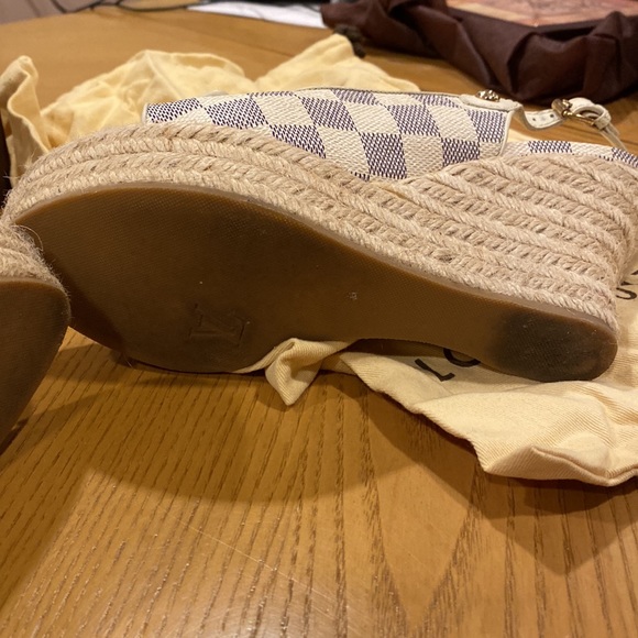 Authentic Louis Vuitton Sandals - Size 40 - Picture 8 of 9